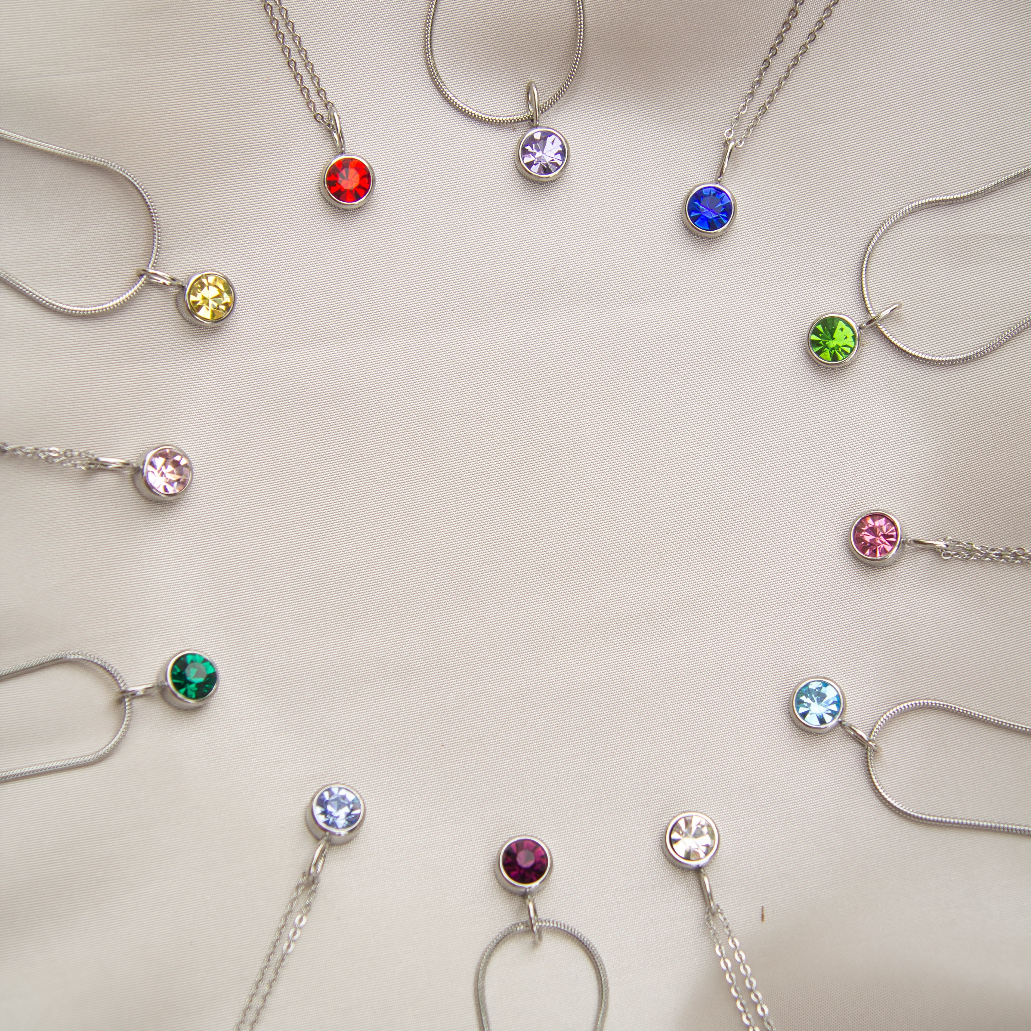 Runder Gravuranhänger mit Nasen-, Finger- oder Pfotenabdruck aus Edelstahl Silber