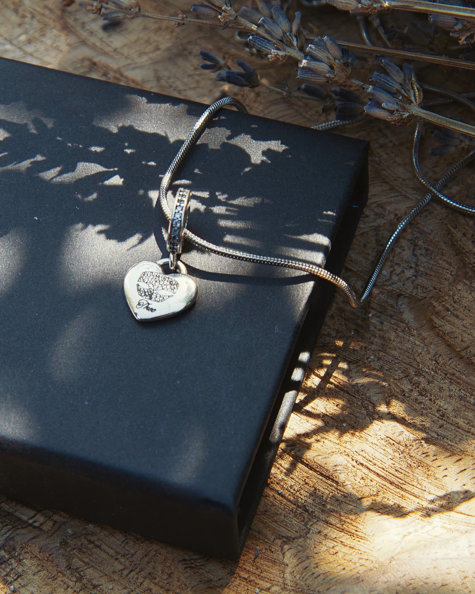 Herz Gravuranhänger mit Nasen-, Finger- oder Pfotenabdruck aus Edelstahl Silber