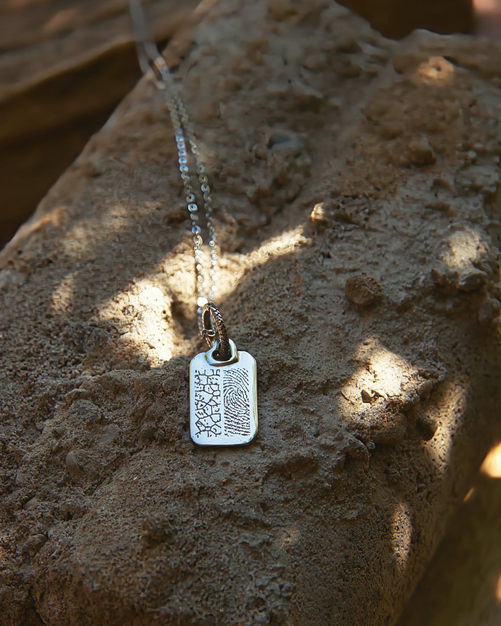 Rechteckiger Gravuranhänger mit Nasen-, Finger- oder Pfotenabdruck aus Edelstahl Silber